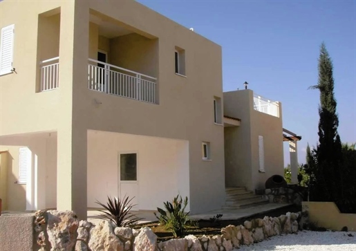 Villa individuelle de deux chambres à Argaka, Paphos.