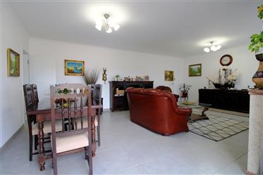 Spacious 3 bedroom apartment with private parking space