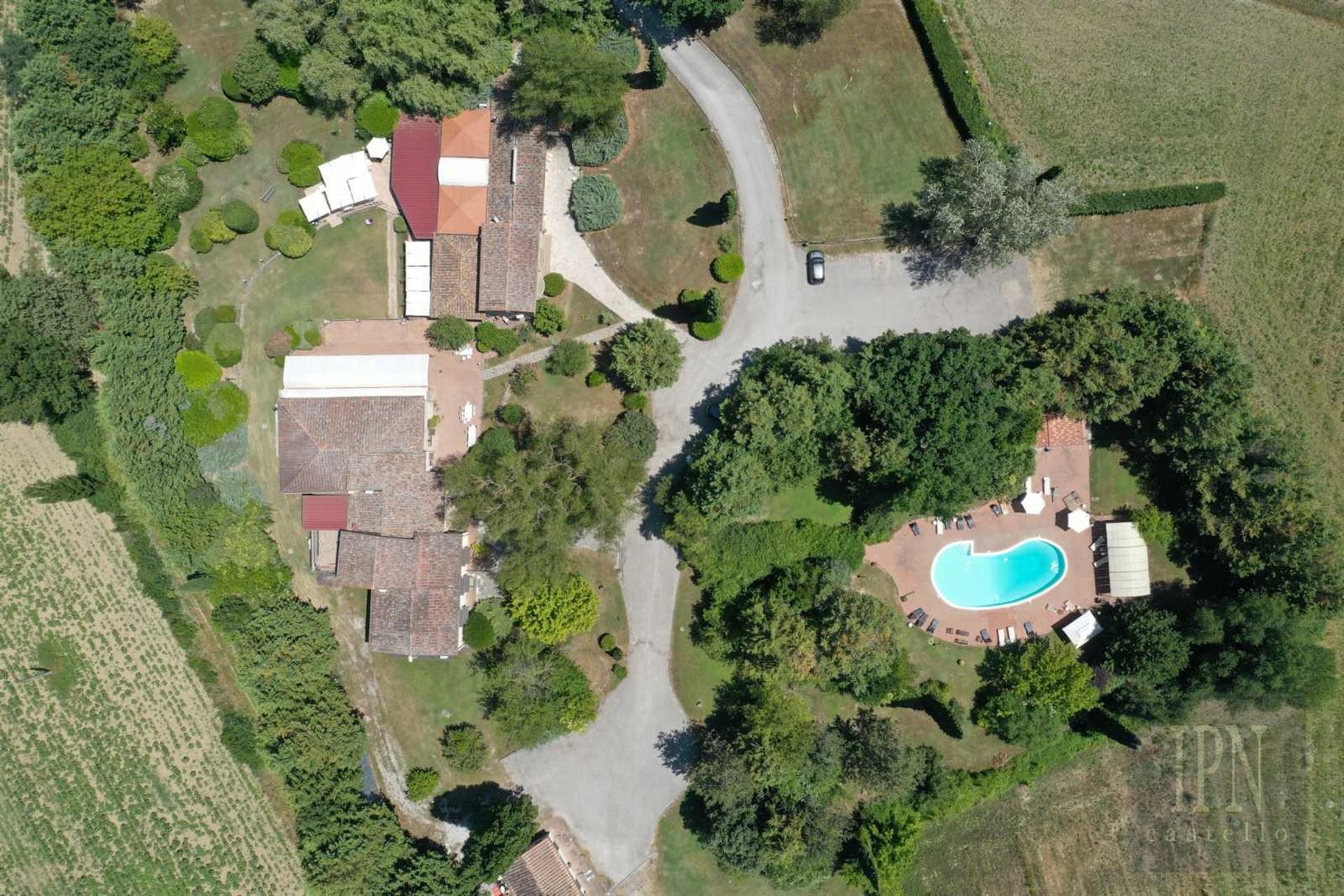 Country Hotel