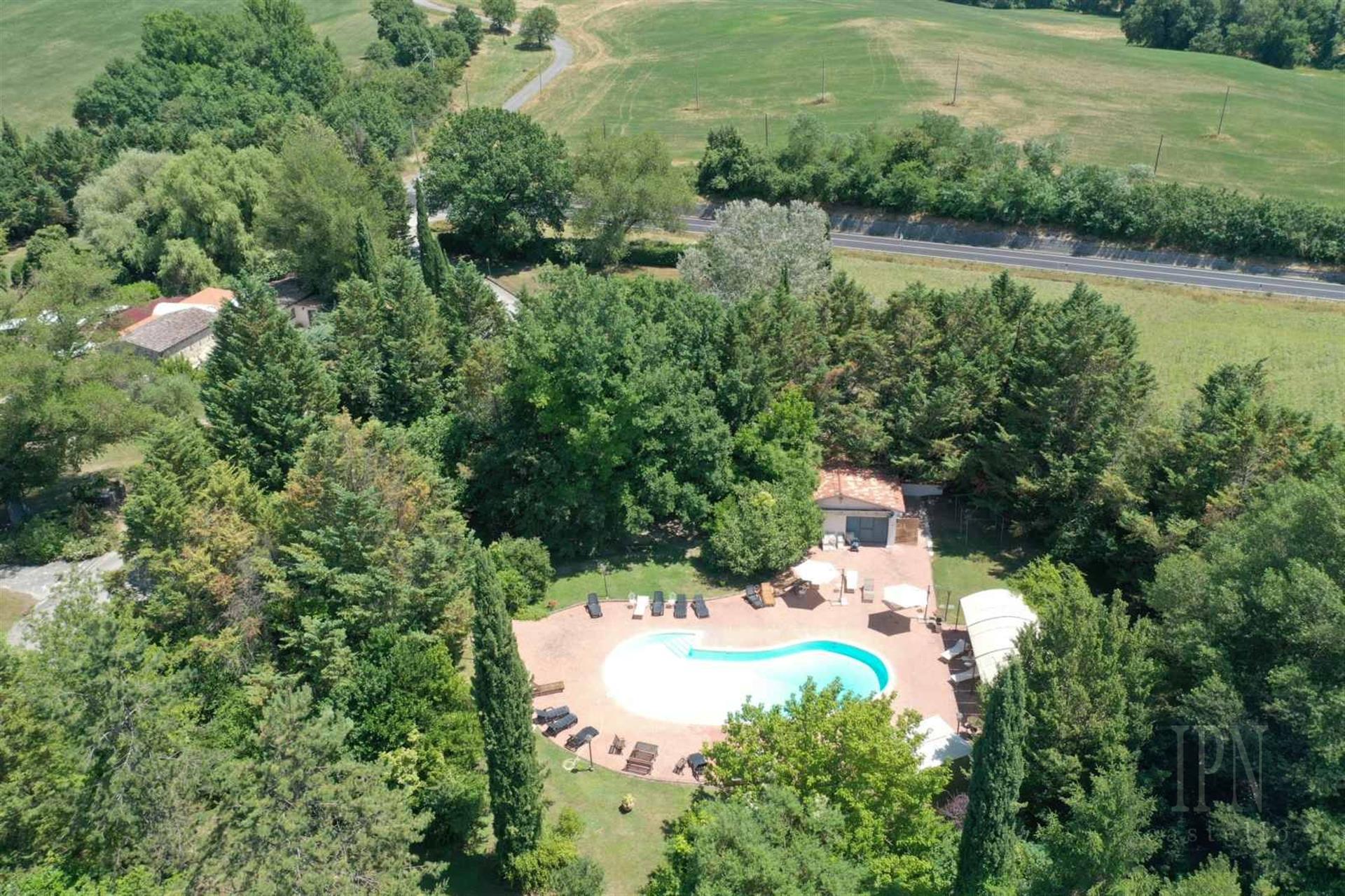 Country Hotel