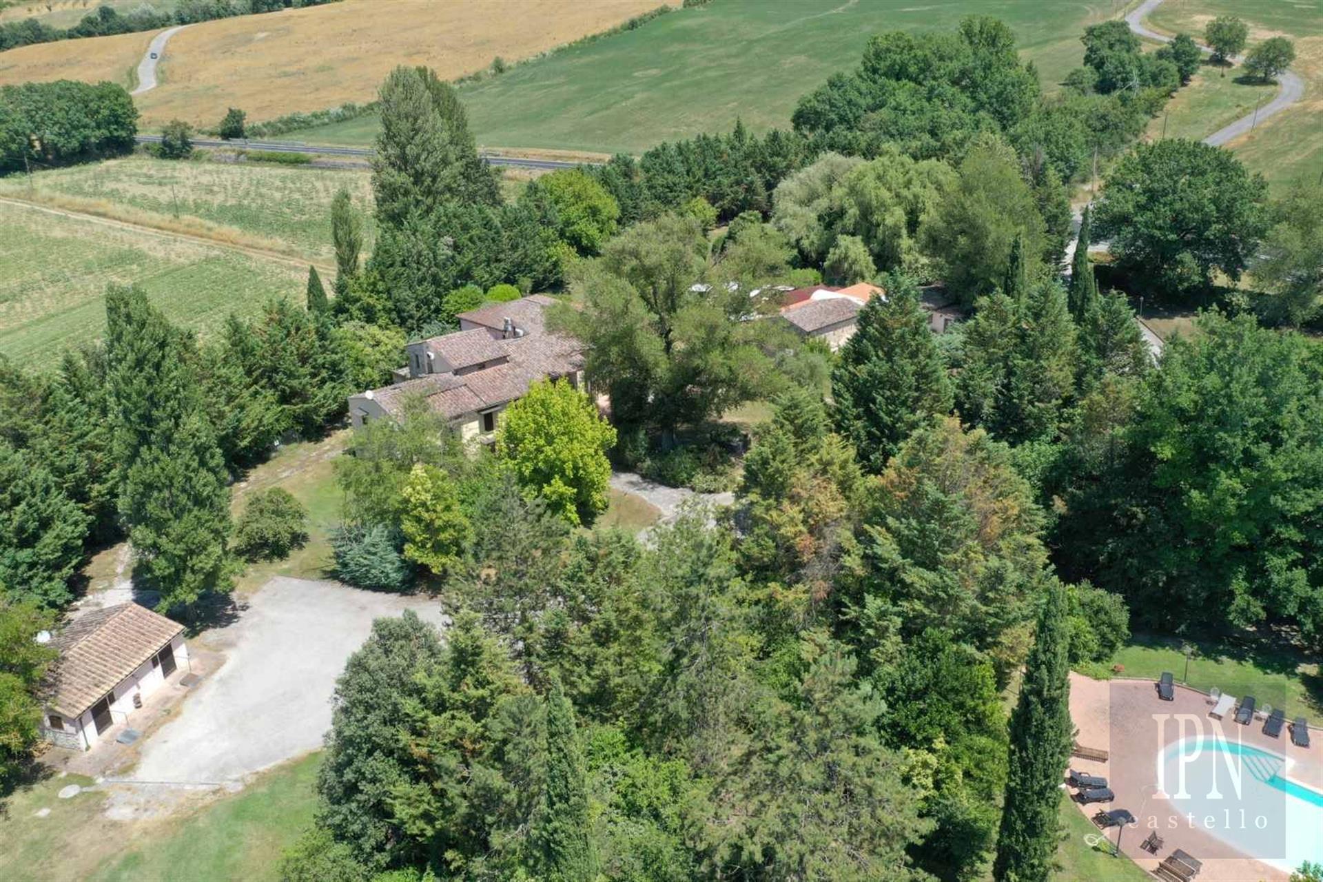 Country Hotel
