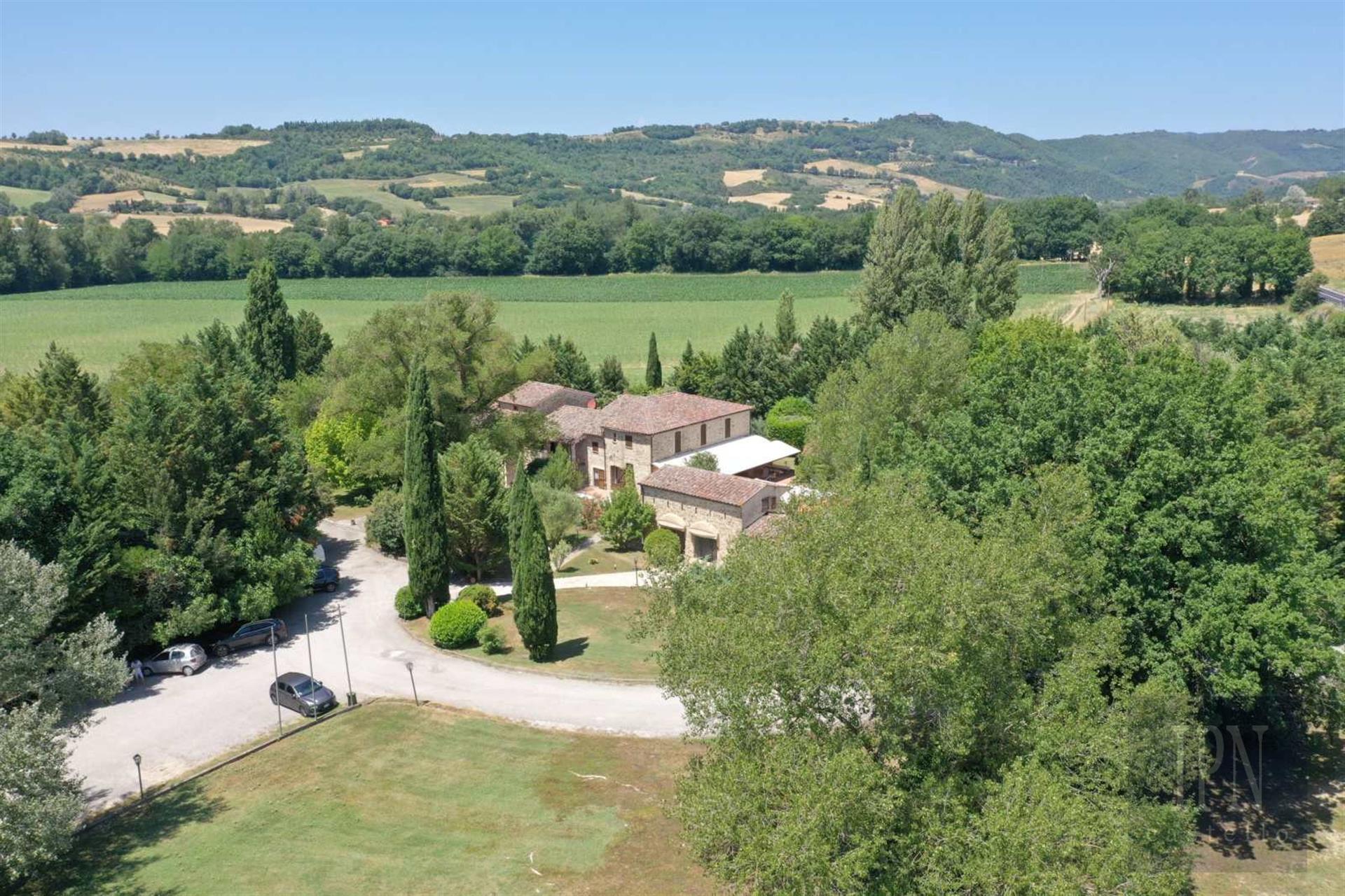 Country Hotel