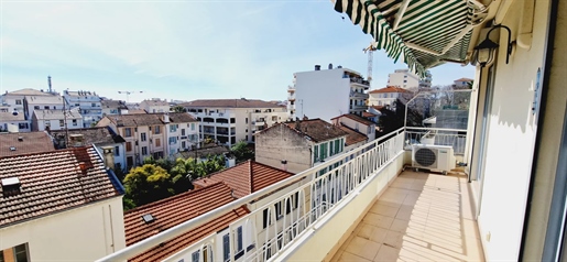 Cannes - Appartement lumineux 3 pièces traversant avec balcons