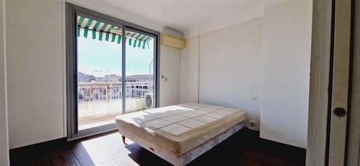 Cannes - Helle 3-Zimmer-Wohnung mit Balkon