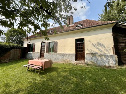 4-Bedroom farmhouse with 2 bathrooms near Saint Riquier