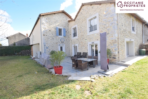 For sale in Ausson, large property with 9 bedrooms, business potential and swimming pool, in Haute G