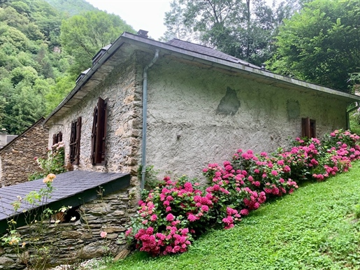 Preciosa casa de montaña de piedra