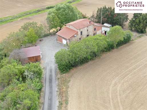 Farmhouse 155m2 with outbuildings 160m2 on 3.4ha of land with lovely views over the surrounding coun