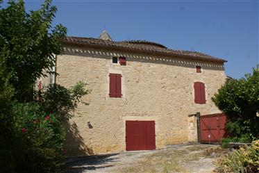 Character house with swimming pool, garage, garden and beautiful view. Located in a quiet hamlet.