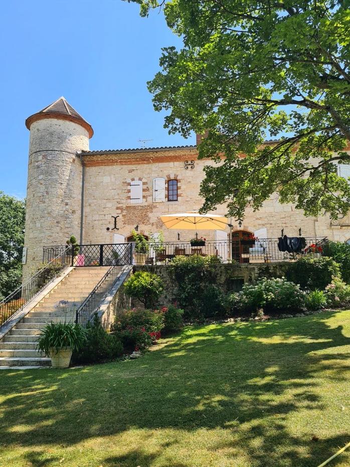 Impeccably renovated castle in the Gers