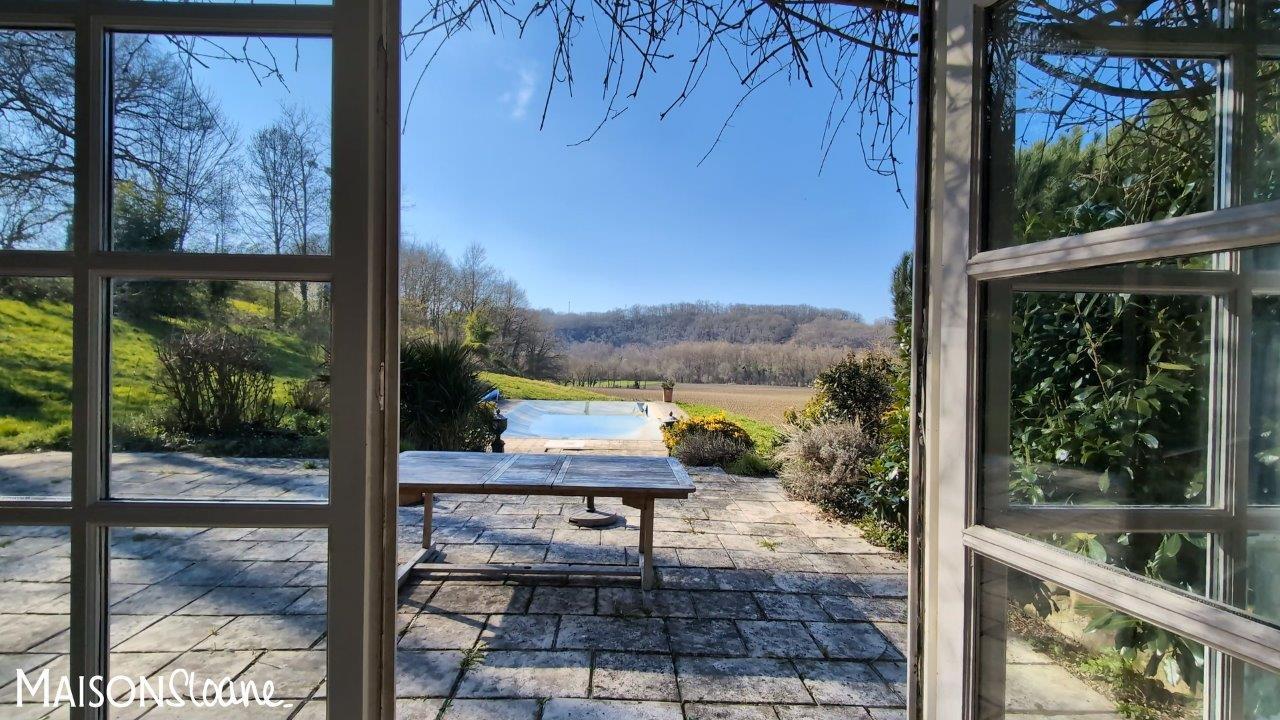 Castle + Renovated Barn in Cassagne
