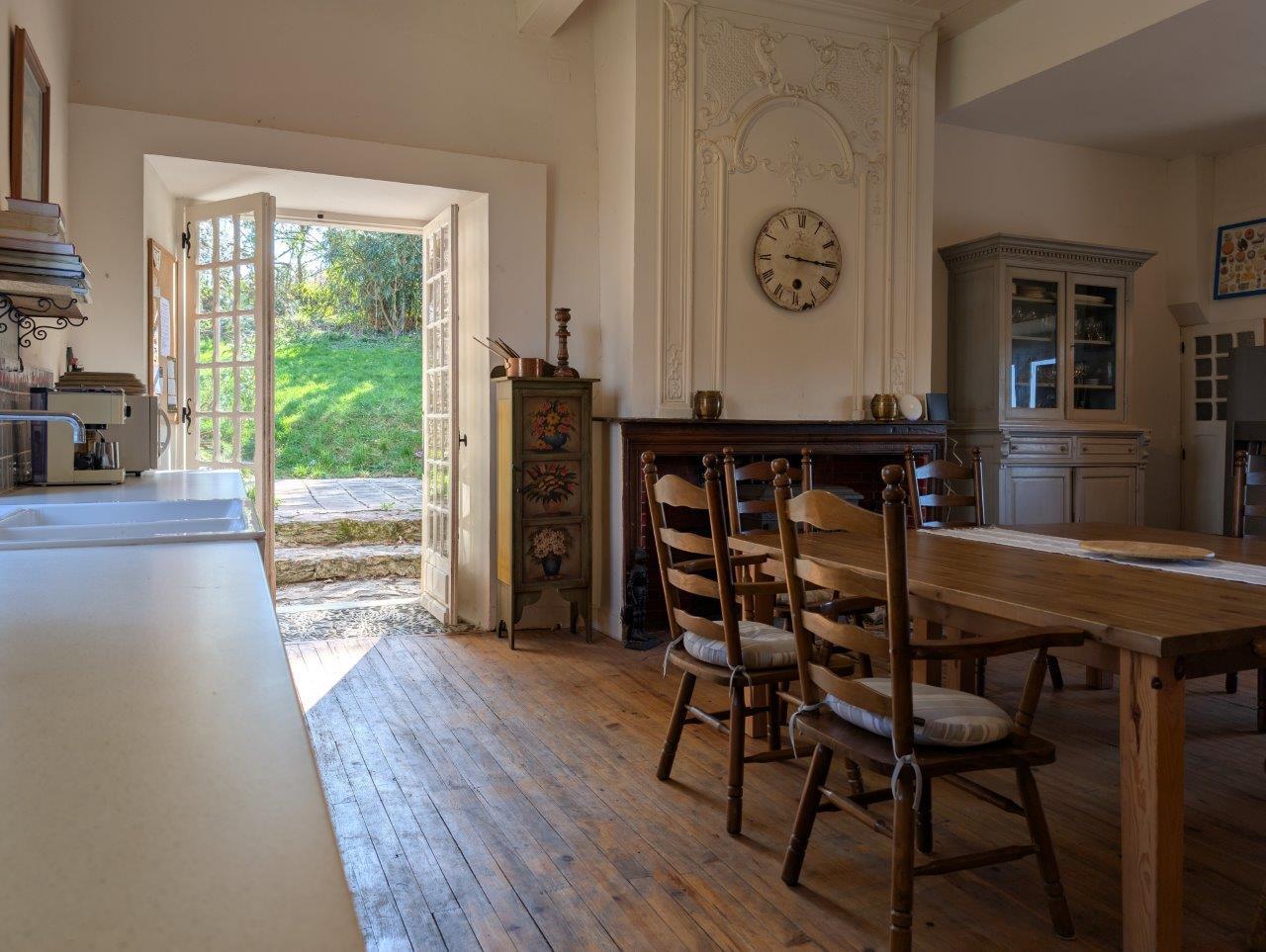 Castle + Renovated Barn in Cassagne