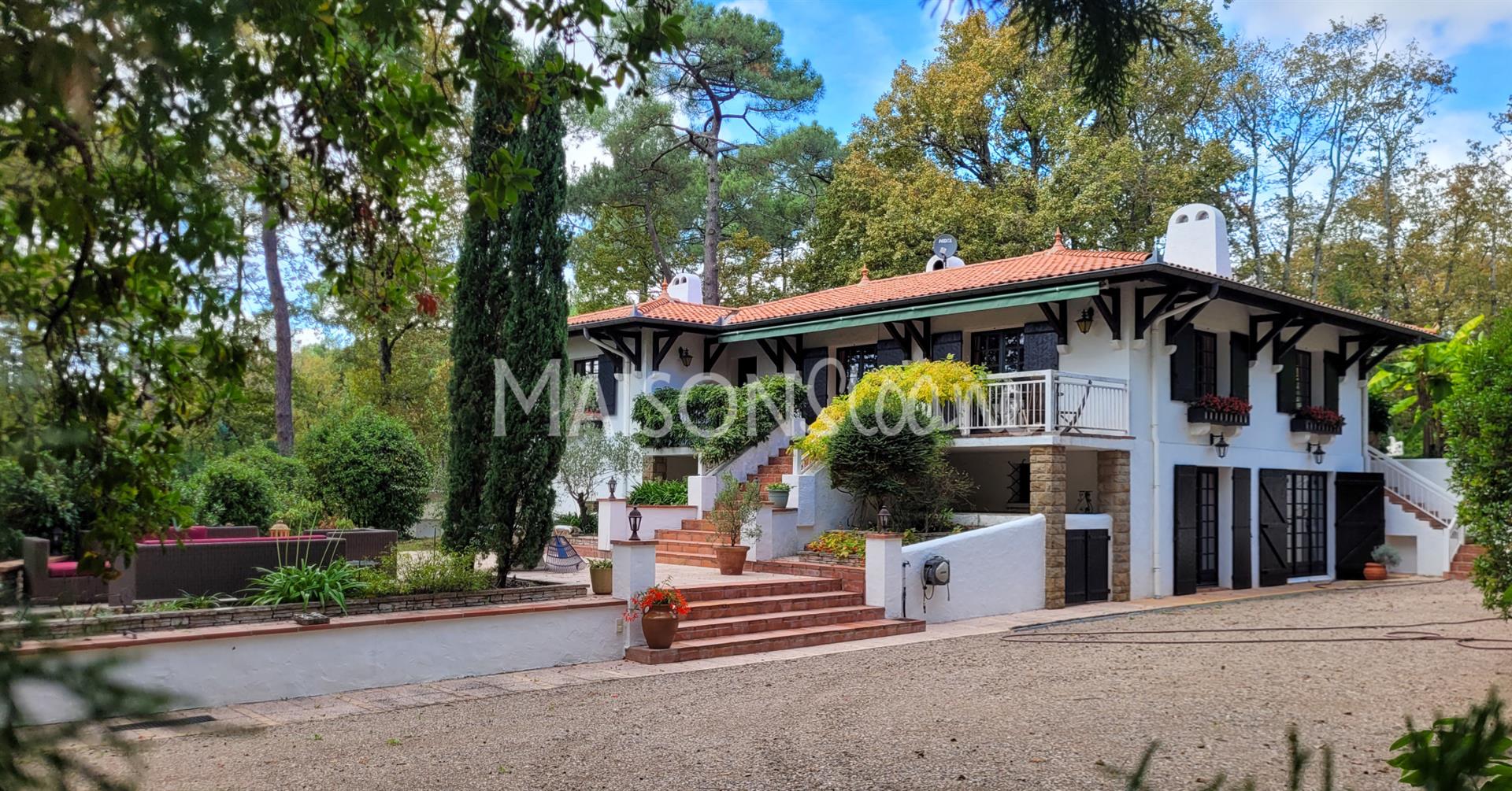 Basque-Style estate in the heart of the Royal Forest