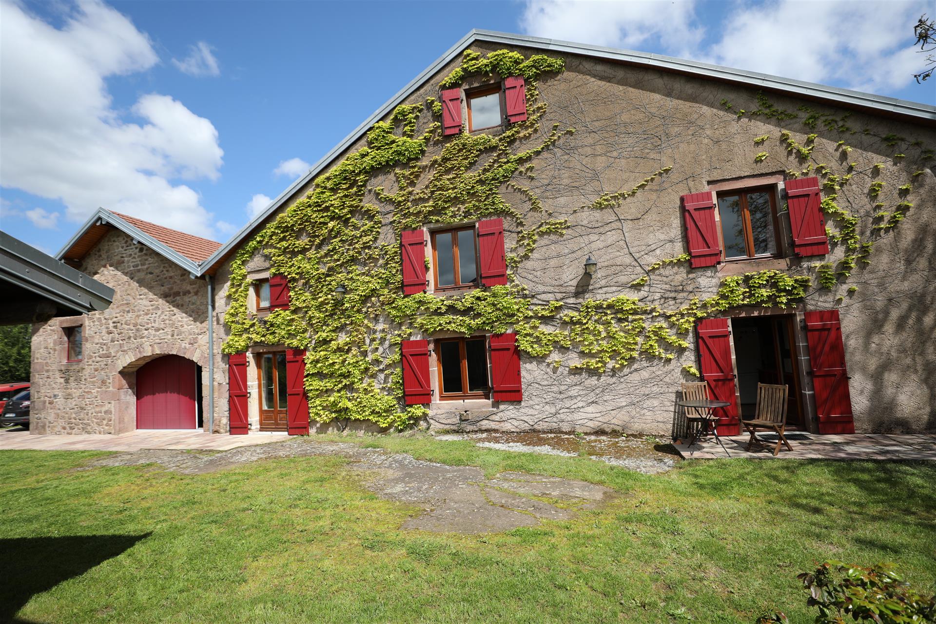 Ferme de caractère rénovée avec style et pleine de caractère 