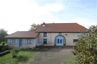 Charming property with 9 ha of land and 3 ponds  