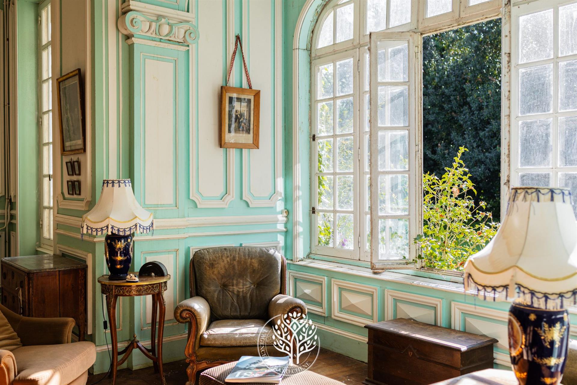 Bourgeois and Authentic Property near La Rochelle