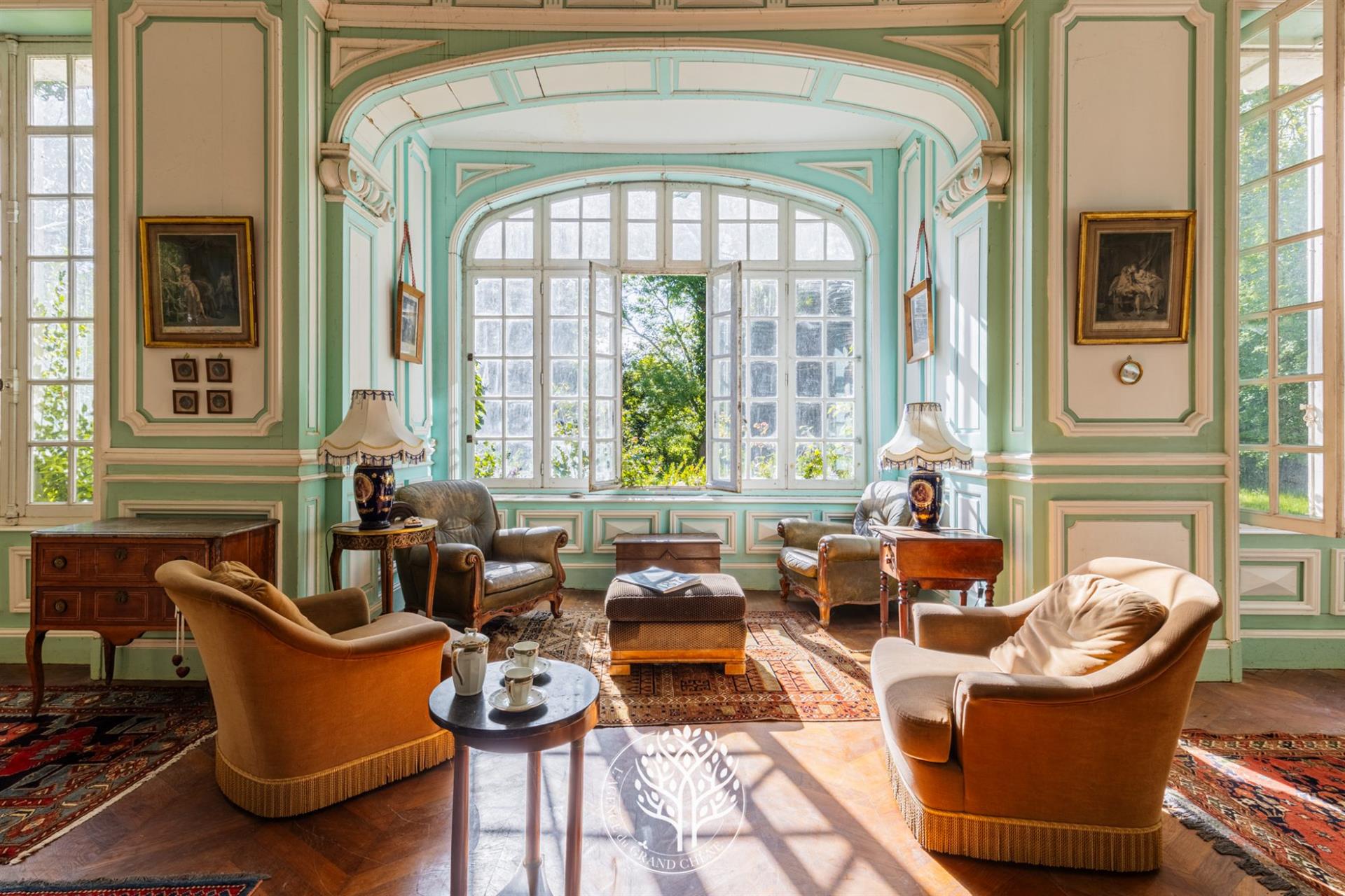 Bourgeois and Authentic Property near La Rochelle