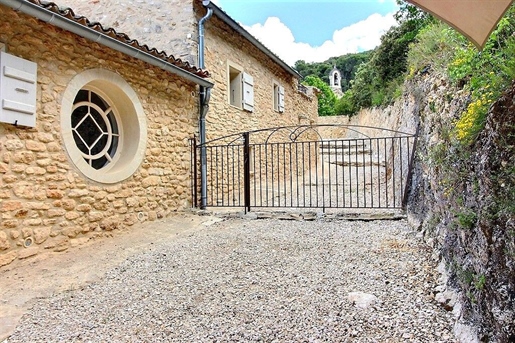 For sale stone property of 336 m² on 4 hectares, Provence, Sai