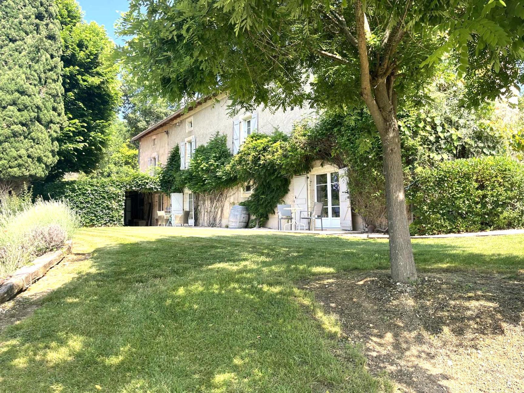 Sale Country house 300 m² in Gaillac 695 000 €