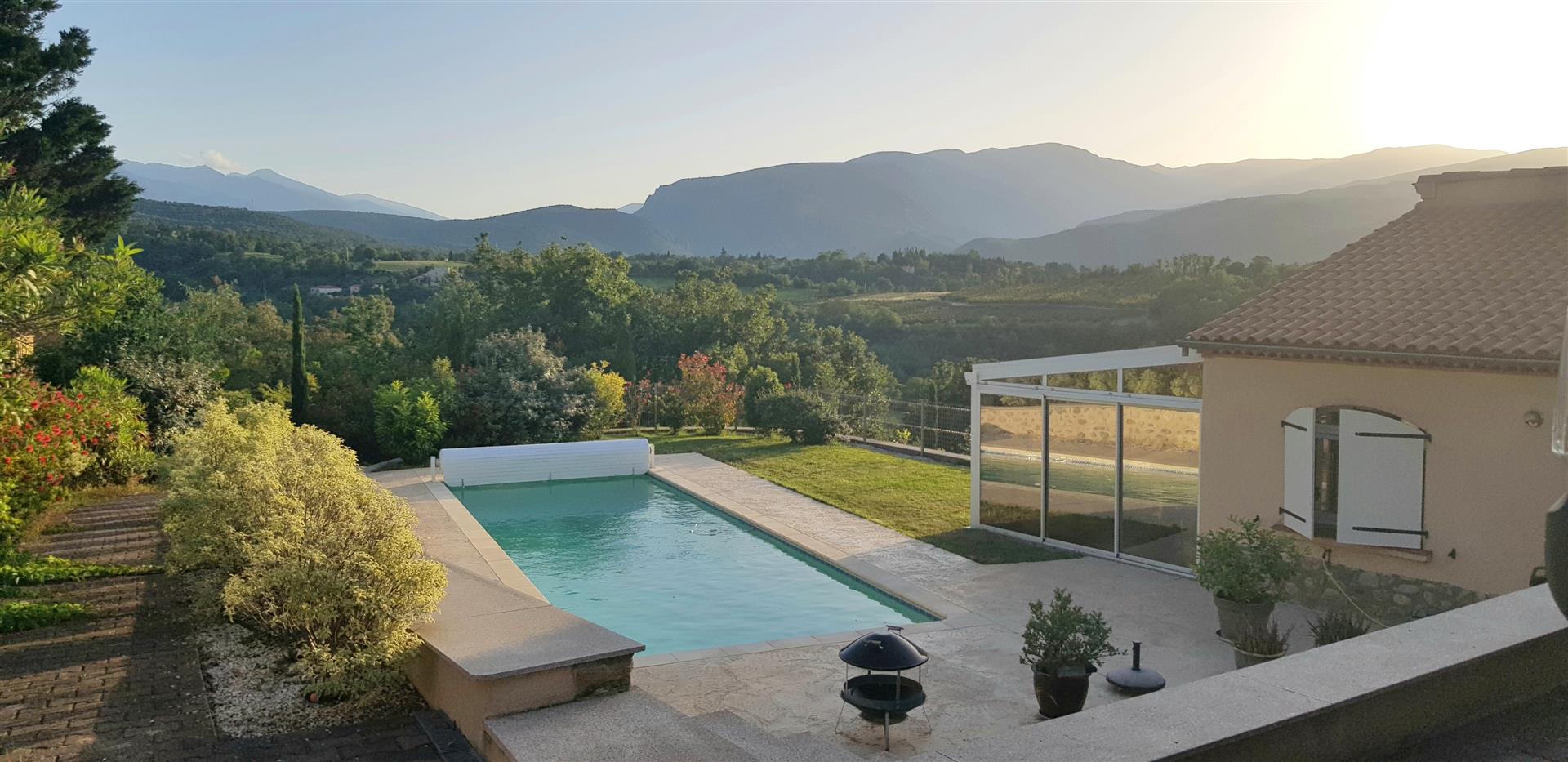 Очень редкая недвижимость с захватывающим видом на Пиренеи