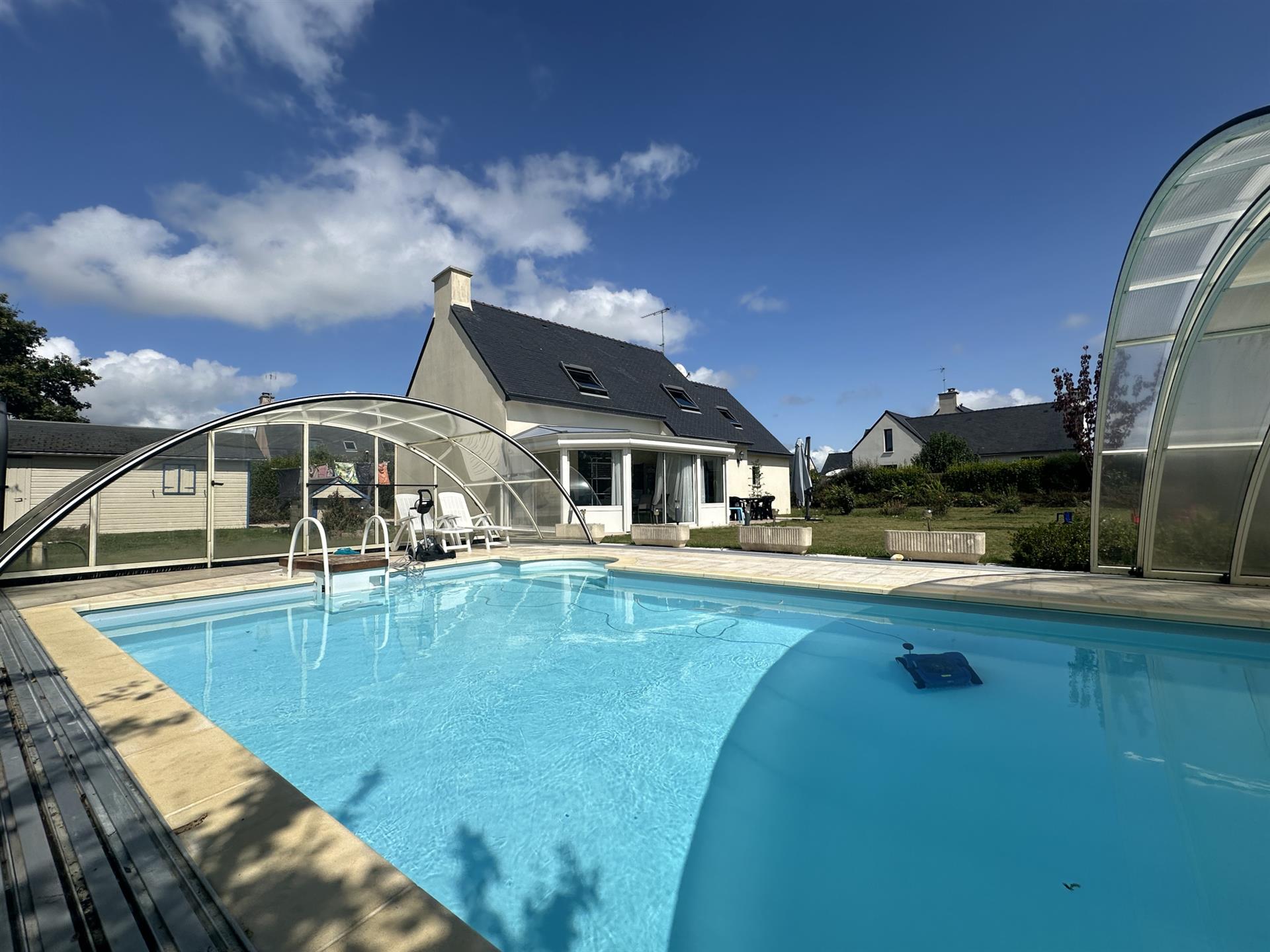 South of Trégunc, beautiful house with swimming pool, 2 steps from the beach