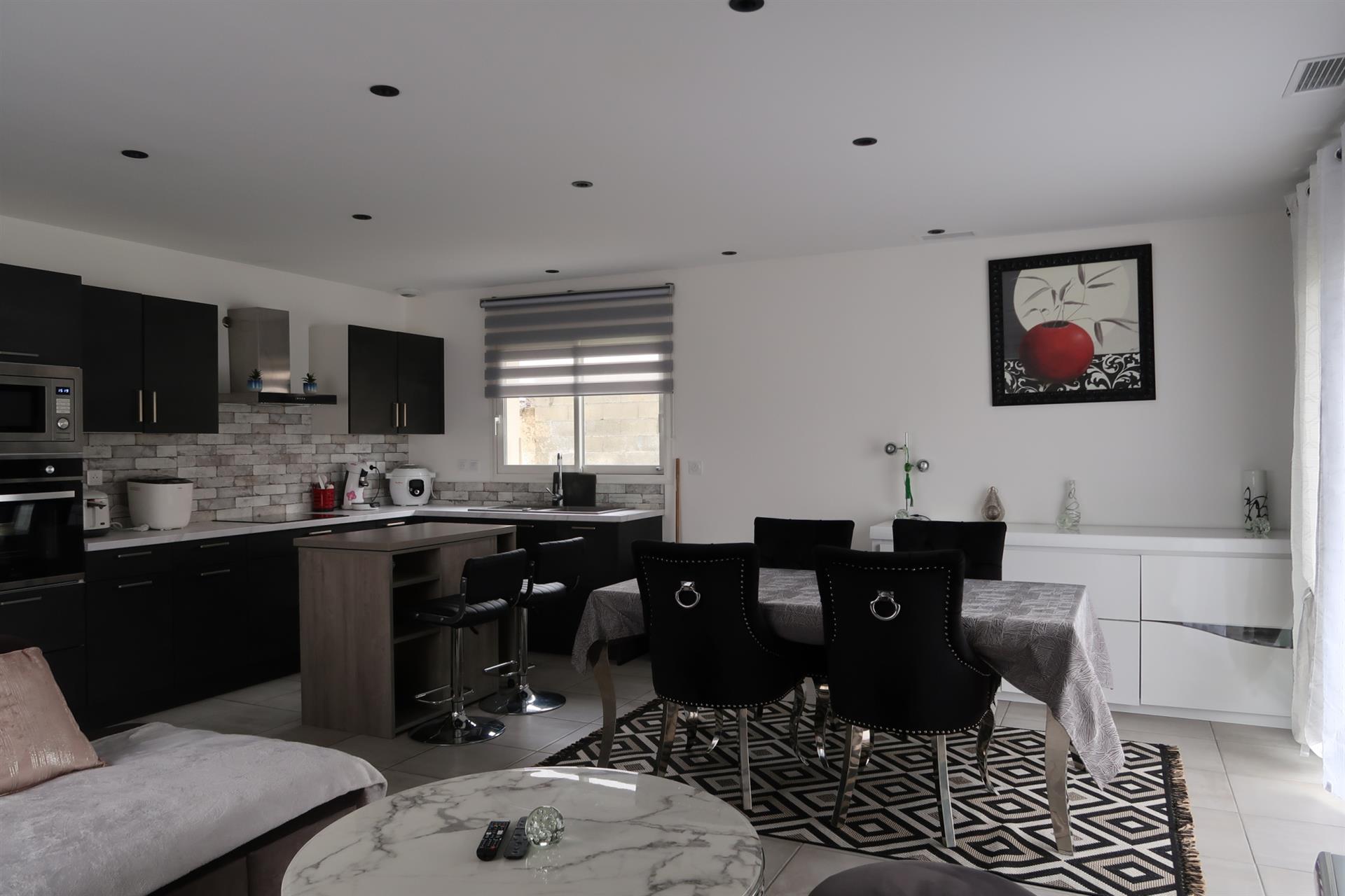 Single-storey house 3 bedrooms 99m2 Chatuzange le Goubet