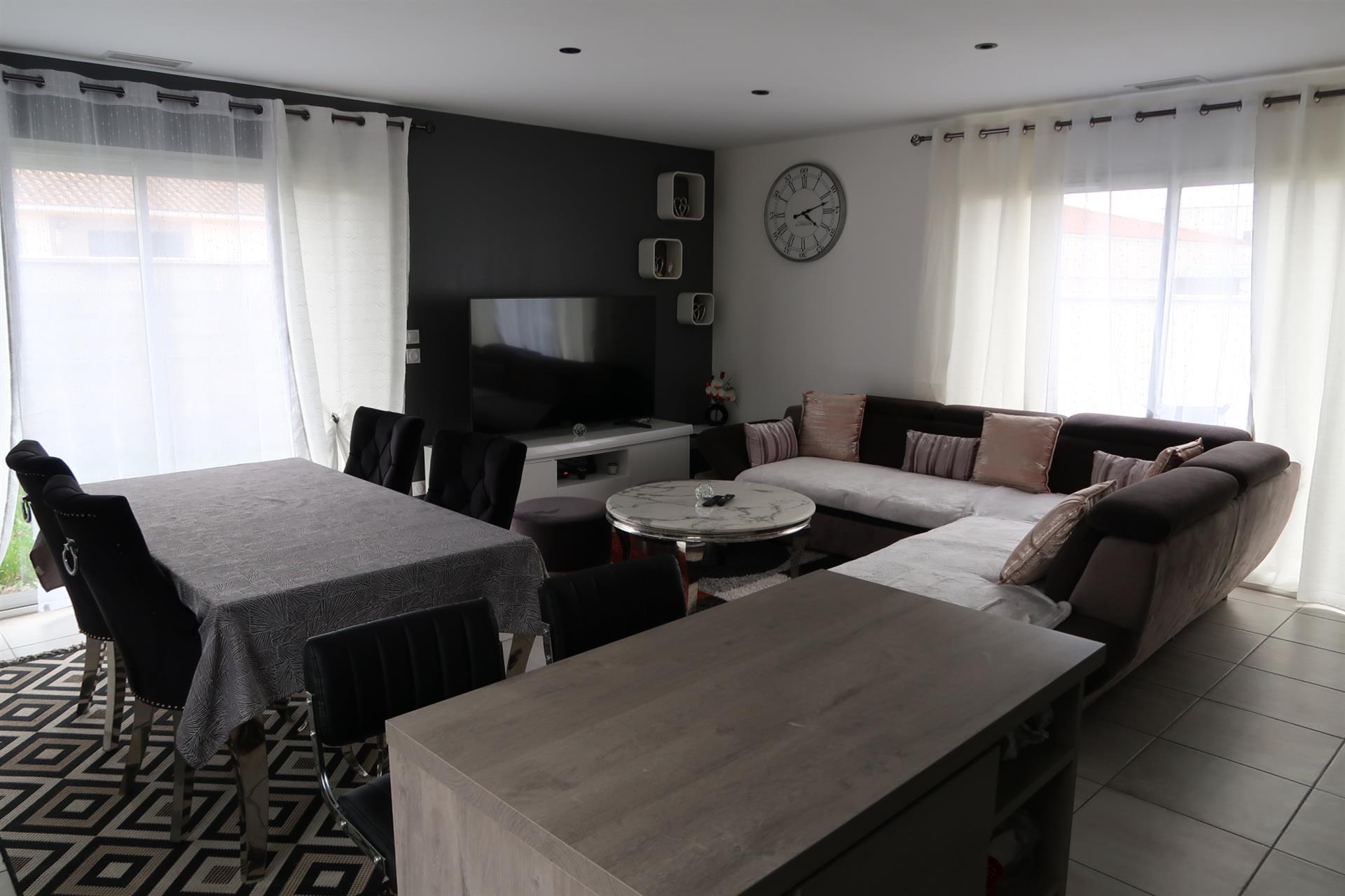 Single-storey house 3 bedrooms 99m2 Chatuzange le Goubet