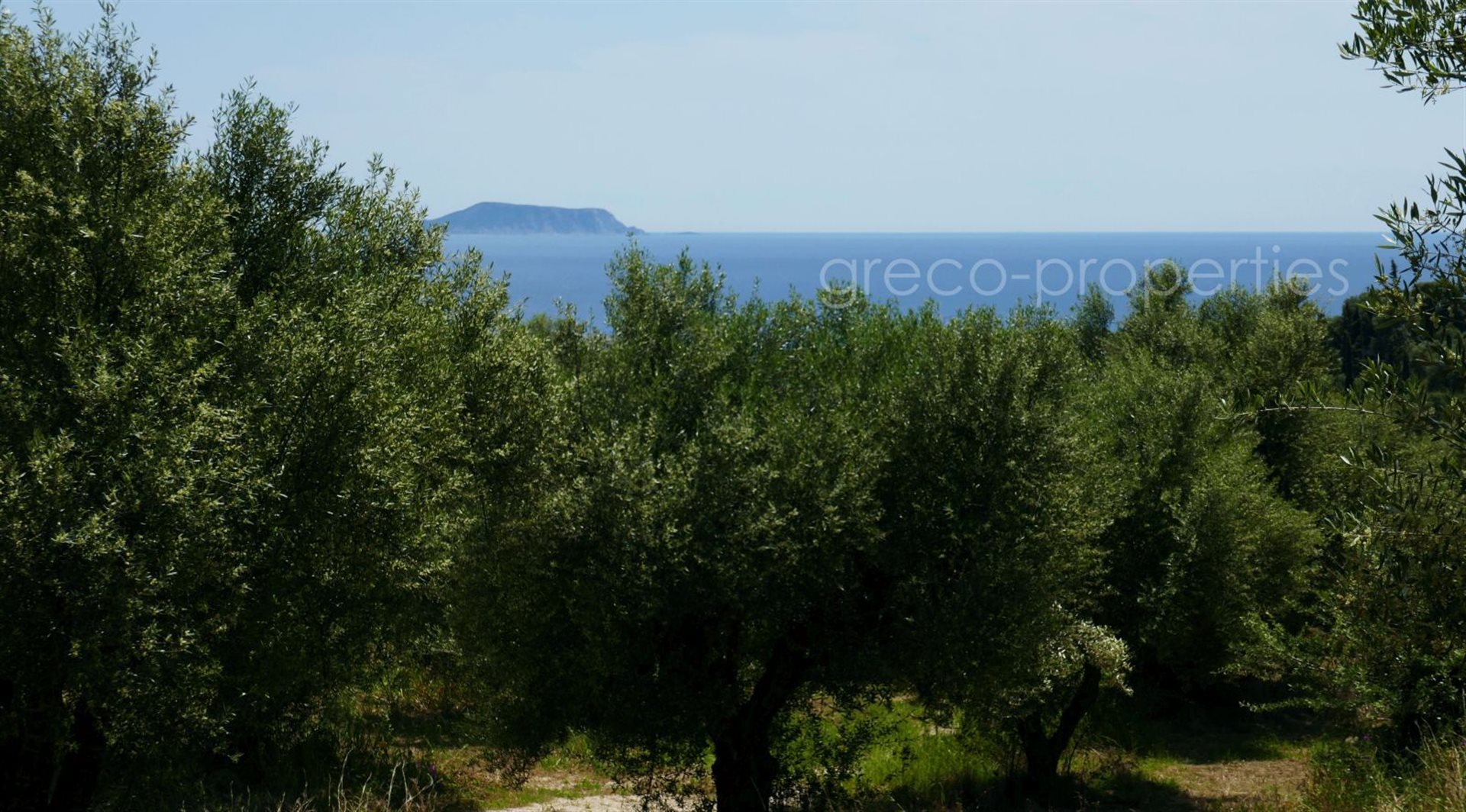 Terrain constructible premium Méditerranéen avec vue imprenable sur la mer
