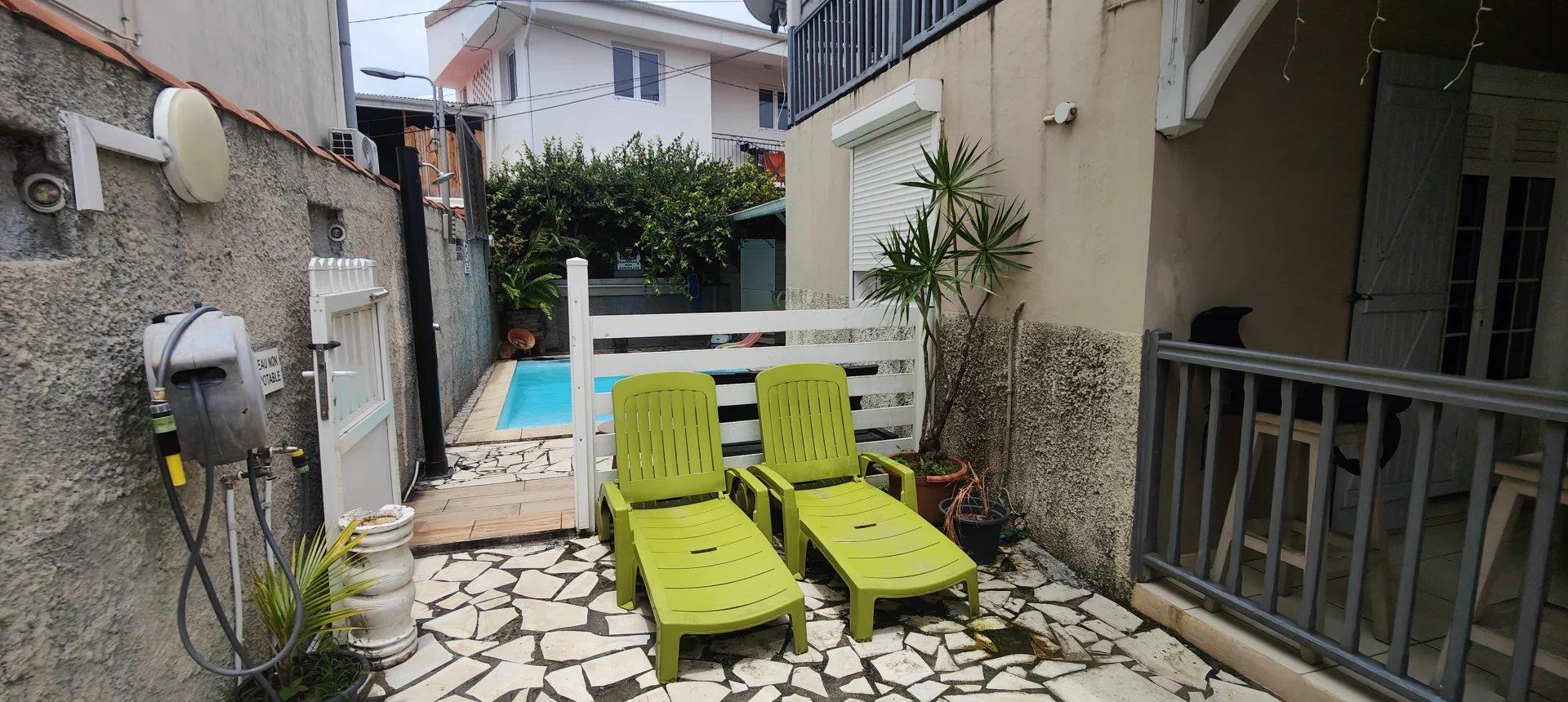 ( 97270 ) Saint-Esprit - Villa F5 with swimming pool of 165 m² on land of 205 m²