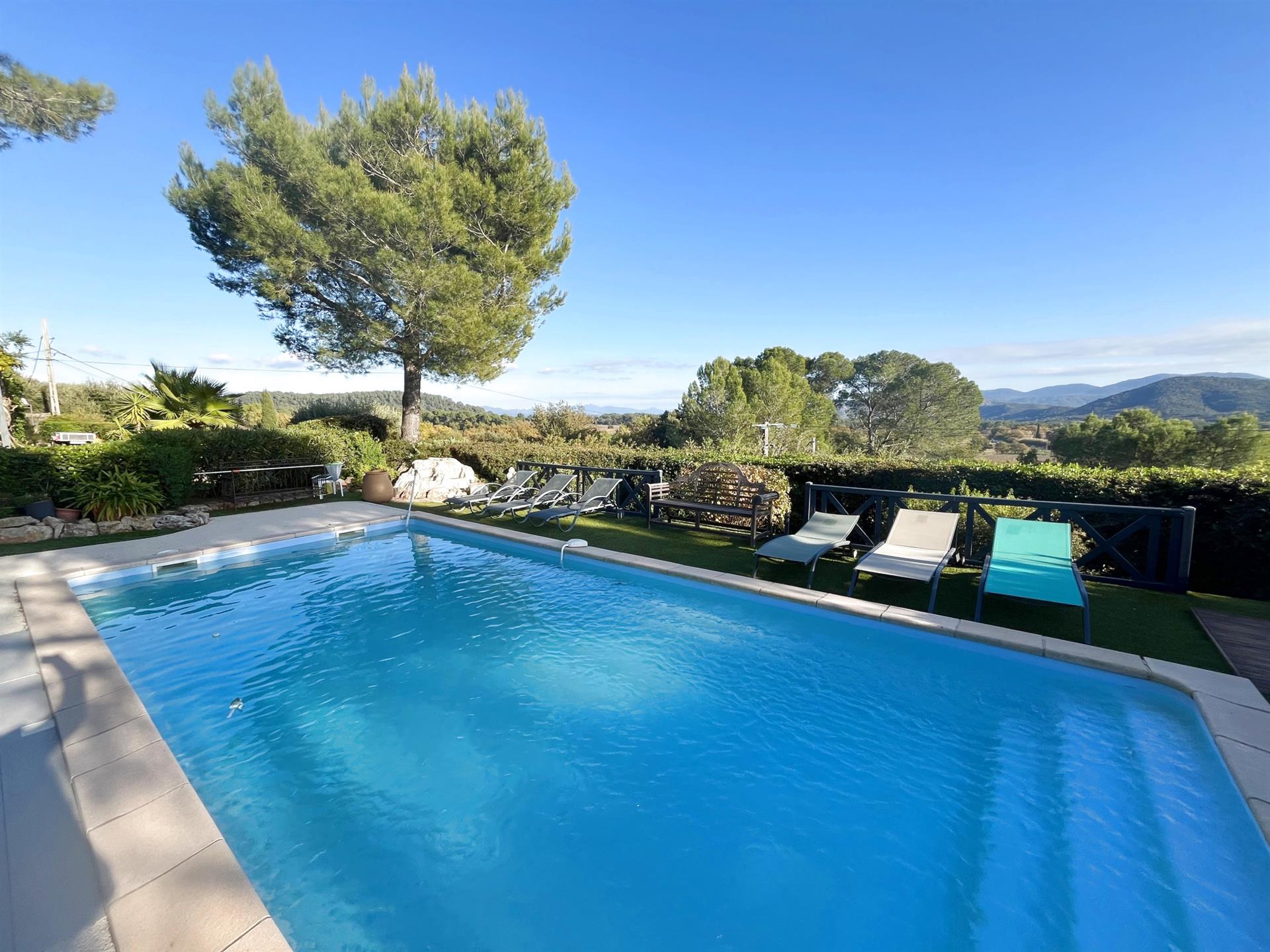 Detached villa with pool