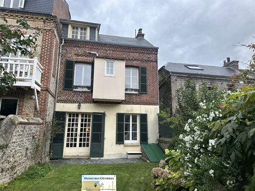 Exclusive - House full of charm sold furnished with garden in the heart of Etretat