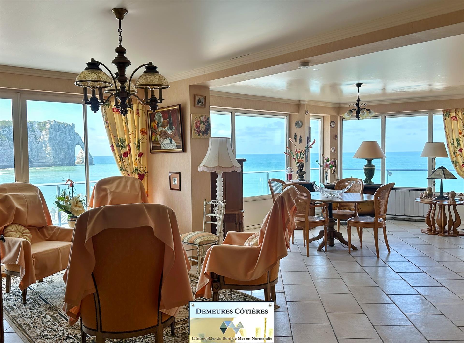 Exceptional apartment located opposite the beach of Etretat, with elevator, garage and cellars