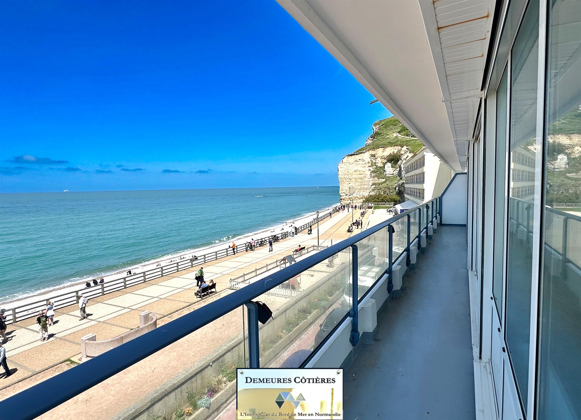 Exceptional apartment located opposite the beach of Etretat, with elevator, garage and cellars