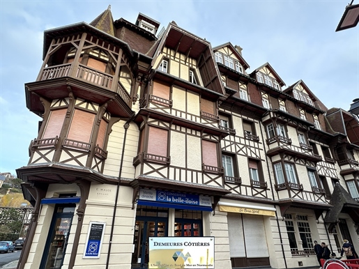 Apartment with exceptional view in the heart of Etretat, garage possibility