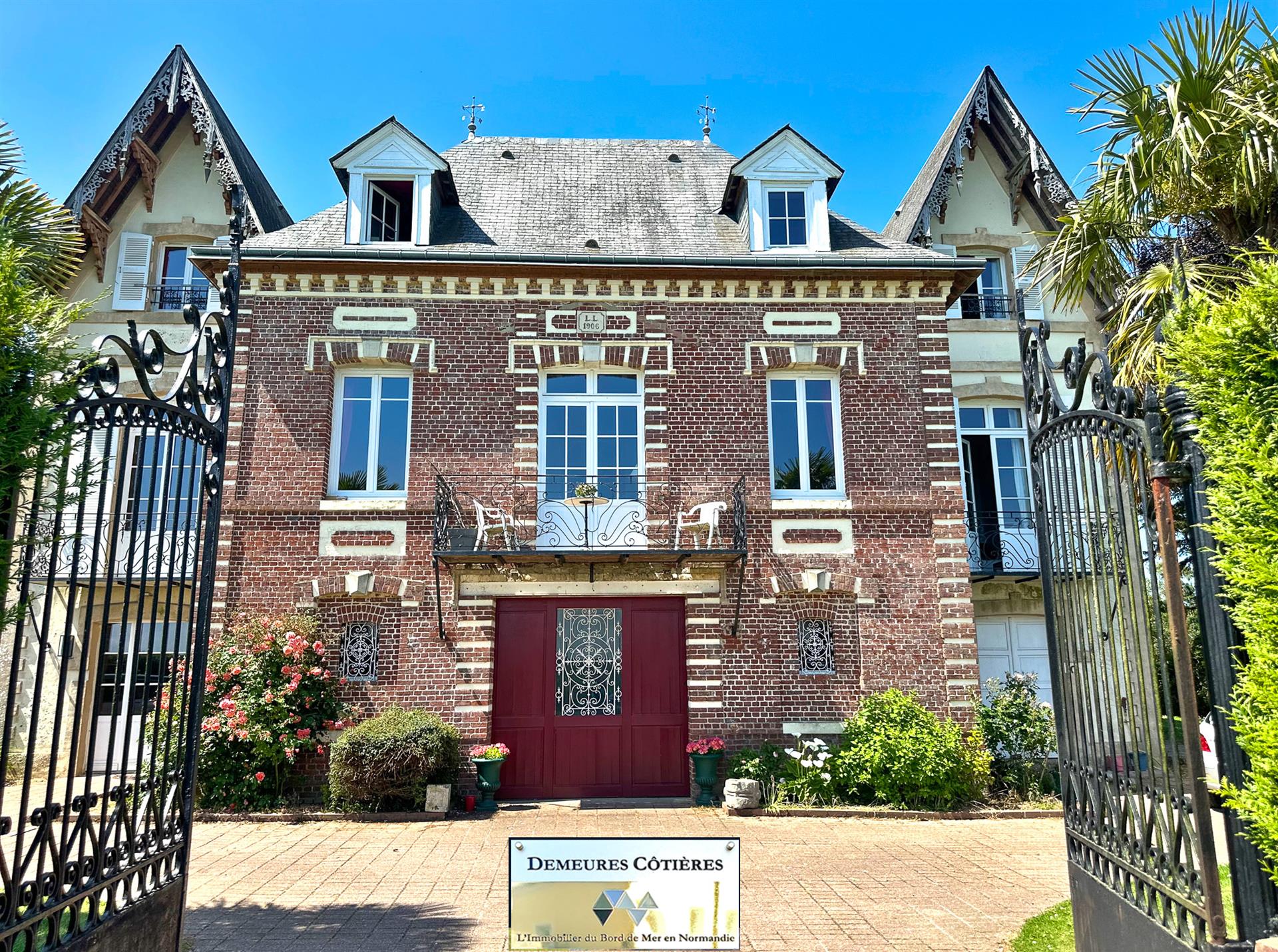 'Le Petit Chateau' - a favorite property 5 km from St Valéry en Caux