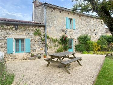 Attractive 18th century village house with attached barn  near Issigeac, Dordogne