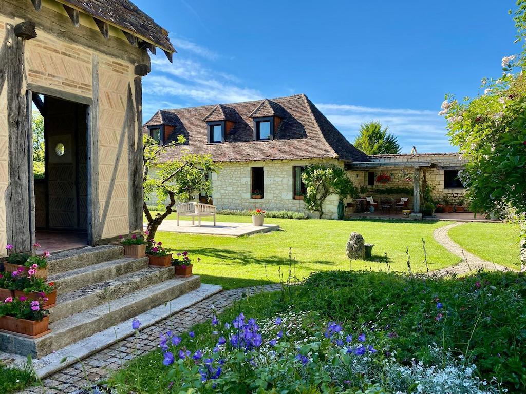 Wunderschön restauriertes Bauernhaus mit Tauben- und Sommergästehaus in der Nähe von Issigeac, Dord