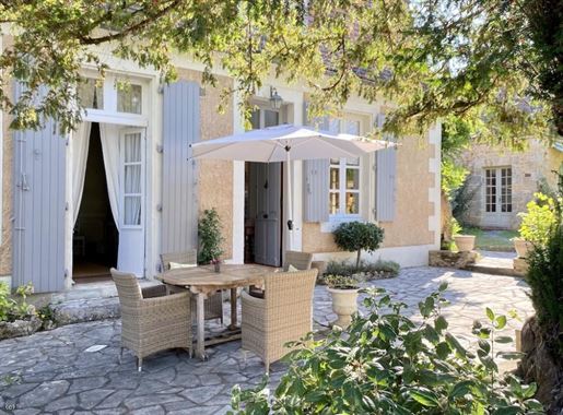 Attractive village house with studio and walled garden  in Siorac-en-Périgord, Dordogne