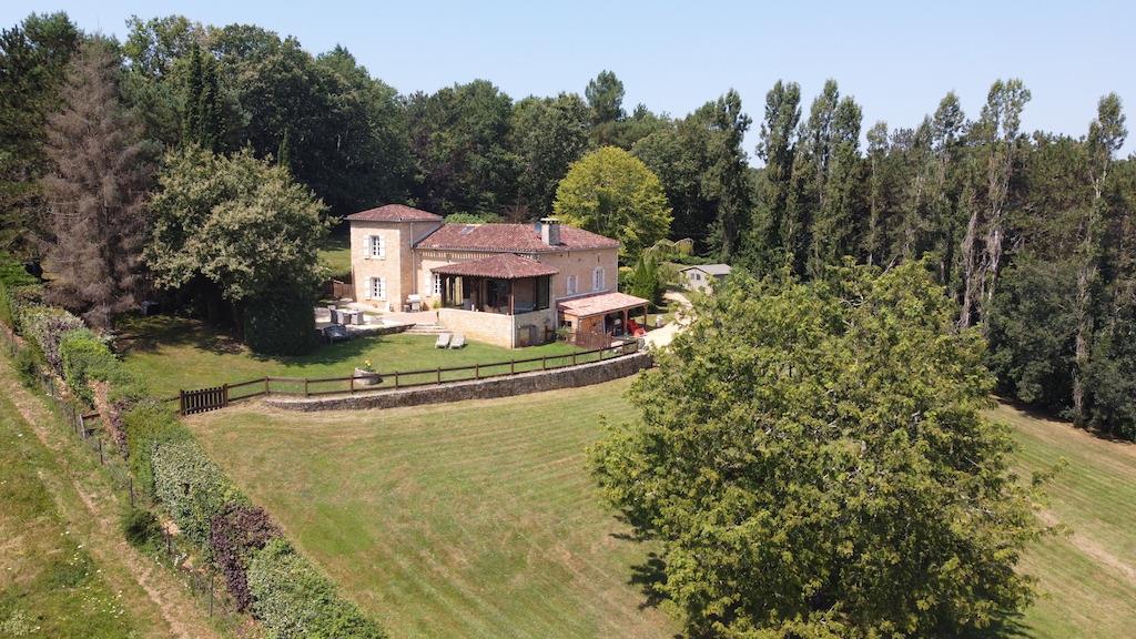 Gerestaureerde 19e-eeuwse boerderij met prachtig uitzicht in de buurt van Cuzorn, Lot-et-Garonne