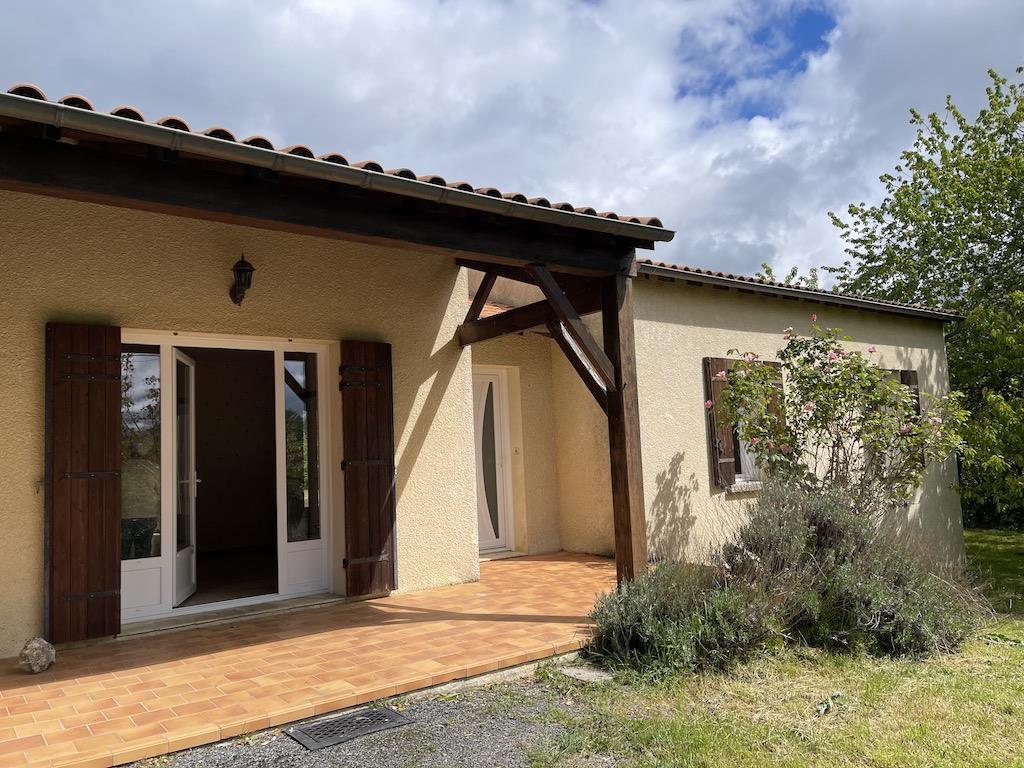 Huis met drie slaapkamers, garage en grote tuin in Issigeac, Dordogne