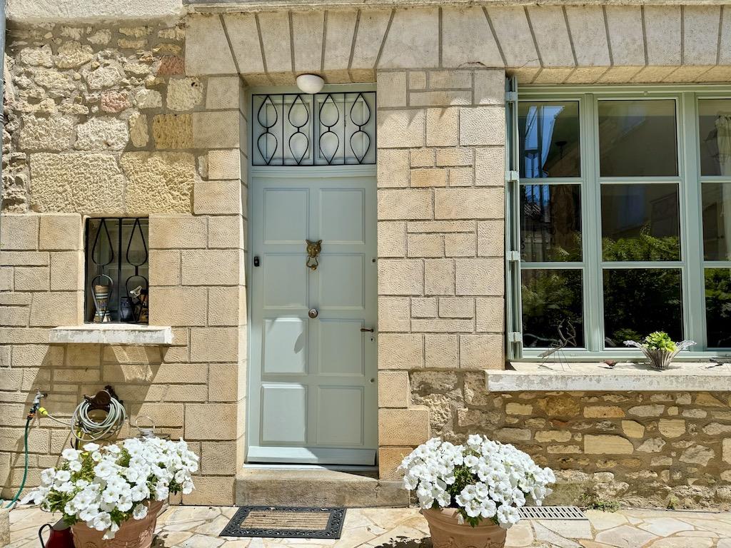 16Th century village house with courtyard in Le Bugue, Dordogne