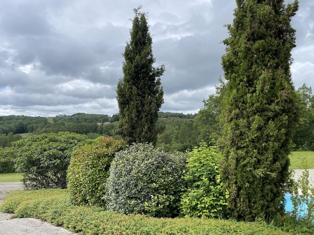 Modern country house with swimming pool, extremely large garage and garden near Domme, Dordogne