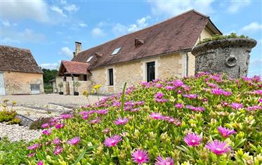 Superbly restored périgourdine farmhouse with outbuildings, swimming pool and 4.9ha  near Beaumont-d