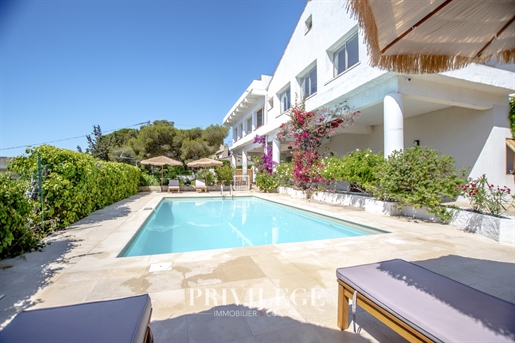 Charming Sea View Villa 200m from the Beach - Les Issambres