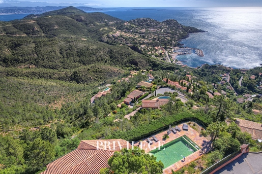 Villa d'Exception avec Vue Panoramique à Théoule-sur-Mer