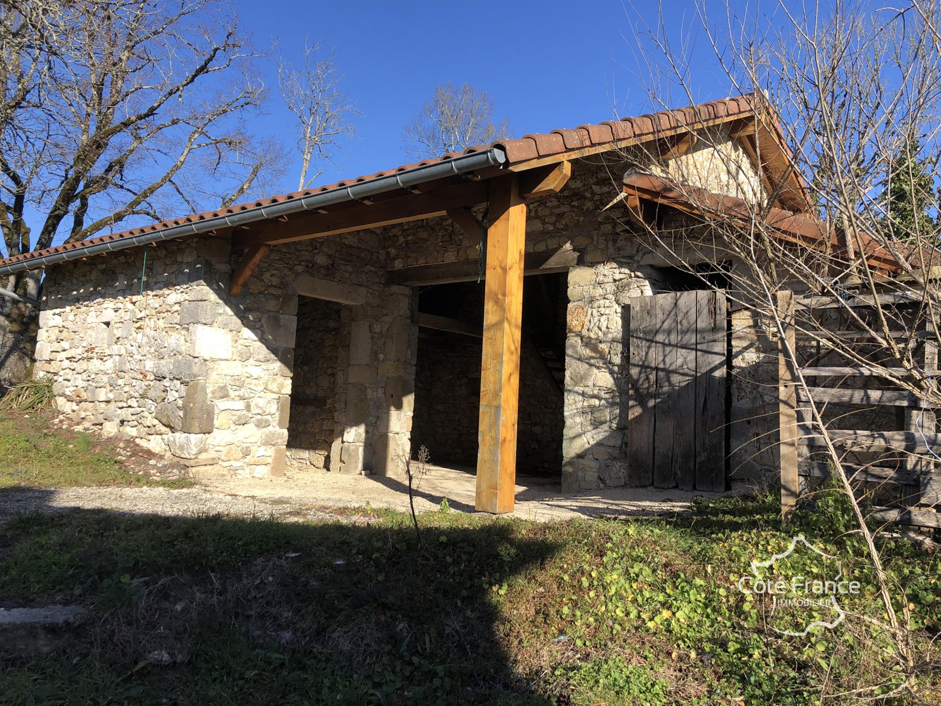 Casa de piedra con preciosas vistas y gran jardín Montmurat 15600