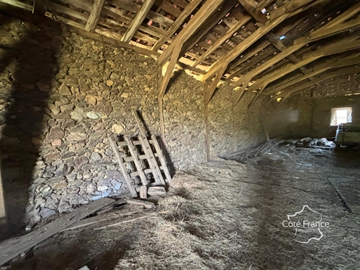 Grande grange en pierre, 2 etages. À rénover à St. Etienne-De-Maurs 15600 Cantal, Auvergne