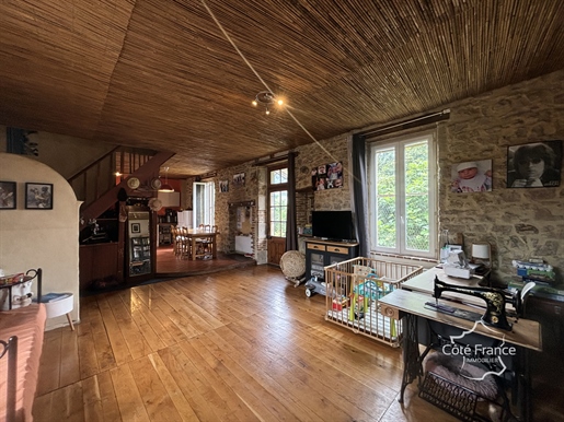 Schönes und geräumiges Haus mit sehr großem Garten, 5 Minuten vom Zentrum von Figeac entfernt.