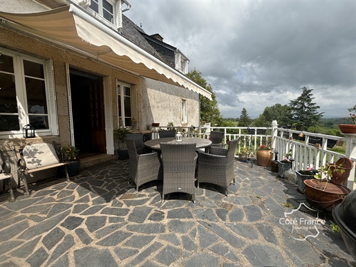 Maison attrayante et spacieuse avec un beau jardin et une grande piscine