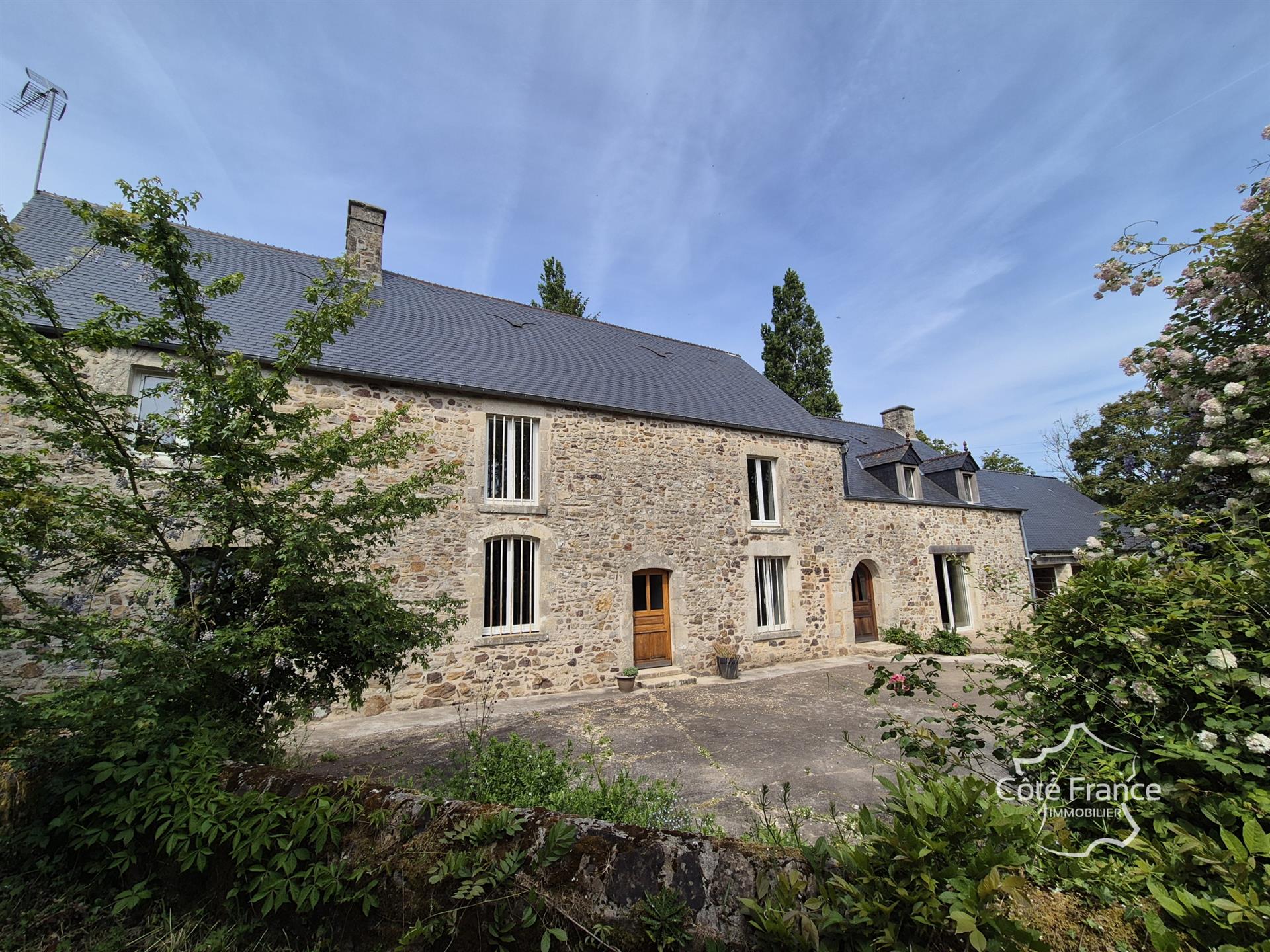 Farmhouse Manor 7 Rooms 252 m2